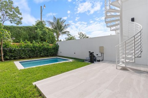 Touwnhouse à vendre à Miami, Floride: 3 chambres, 208.75 m2 № 1645366 - photo 22