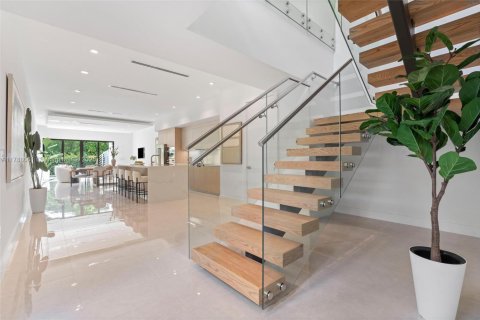 Touwnhouse à vendre à Miami, Floride: 3 chambres, 208.75 m2 № 1645366 - photo 1