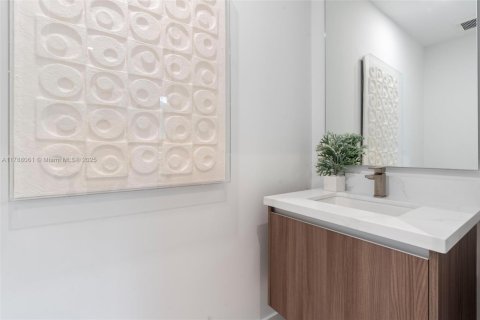 Touwnhouse à vendre à Miami, Floride: 3 chambres, 208.75 m2 № 1645366 - photo 13