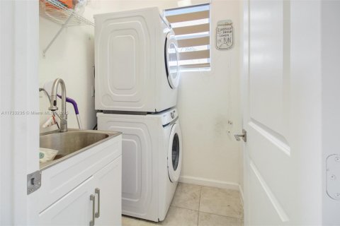 House in Homestead, Florida 4 bedrooms, 201.04 sq.m. № 1703644 - photo 11