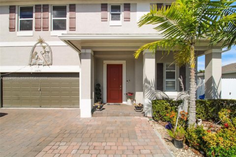 House in Homestead, Florida 4 bedrooms, 201.04 sq.m. № 1703644 - photo 2
