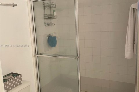 Condo in Doral, Florida, 2 bedrooms  № 2044680 - photo 6