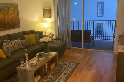 Condo in Doral, Florida, 2 bedrooms  № 2044680 - photo 2