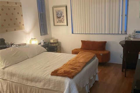 Condo in Doral, Florida, 2 bedrooms  № 2044680 - photo 8