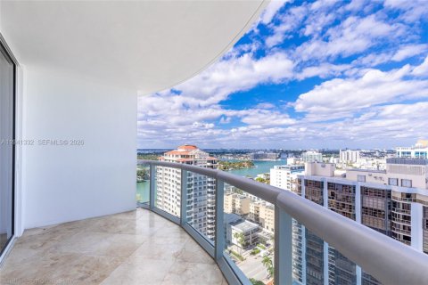 Снять в аренду кондоминиум в Майами-Бич, Флорида 1 спальня, 75.07м2, № 1998688 - фото 3