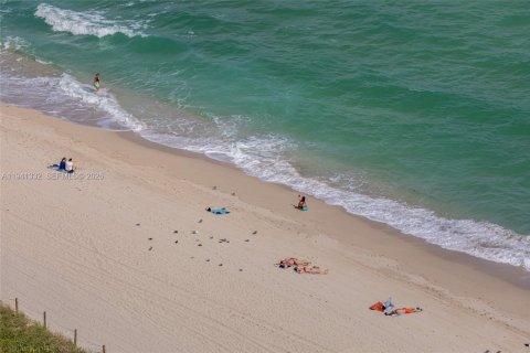 Снять в аренду кондоминиум в Майами-Бич, Флорида 1 спальня, 75.07м2, № 1998688 - фото 18