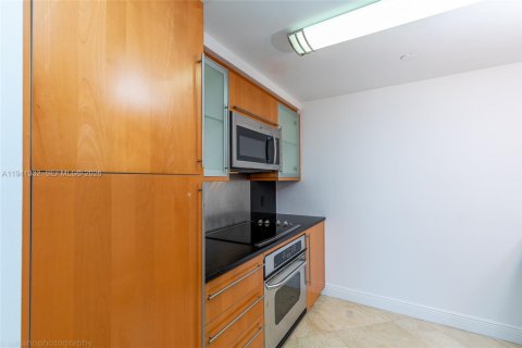 Снять в аренду кондоминиум в Майами-Бич, Флорида 1 спальня, 75.07м2, № 1998688 - фото 10