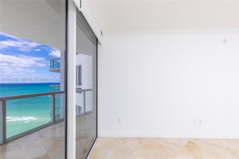 Снять в аренду кондоминиум в Майами-Бич, Флорида 1 спальня, 75.07м2, № 1998688 - фото 17