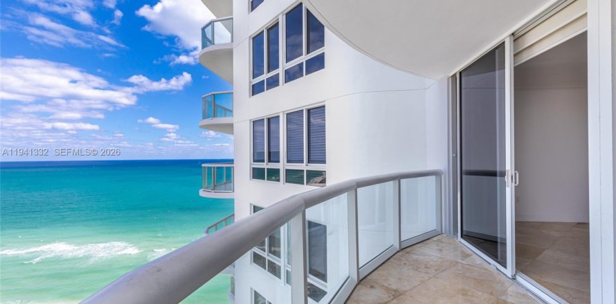 Кондоминиум с 1 спальней в Майами-Бич, Флорида № 1998688