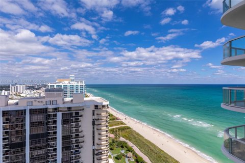 Снять в аренду кондоминиум в Майами-Бич, Флорида 1 спальня, 75.07м2, № 1998688 - фото 2
