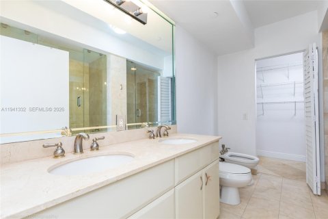 Снять в аренду кондоминиум в Майами-Бич, Флорида 1 спальня, 75.07м2, № 1998688 - фото 16