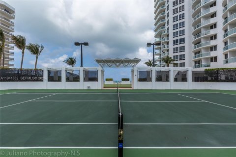 Снять в аренду кондоминиум в Майами-Бич, Флорида 1 спальня, 75.07м2, № 1998688 - фото 27