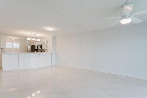 Condominio en venta en Pompano Beach, Florida, 2 dormitorios, 130.06 m2 № 2083757 - foto 17