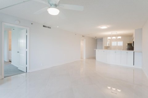 Condominio en venta en Pompano Beach, Florida, 2 dormitorios, 130.06 m2 № 2083757 - foto 16