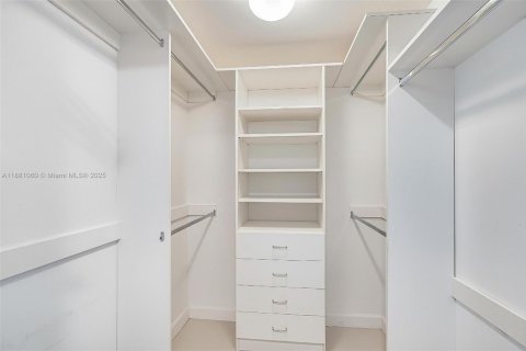 Copropriété à vendre à Miami, Floride: 2 chambres, 135.54 m2 № 1922391 - photo 18