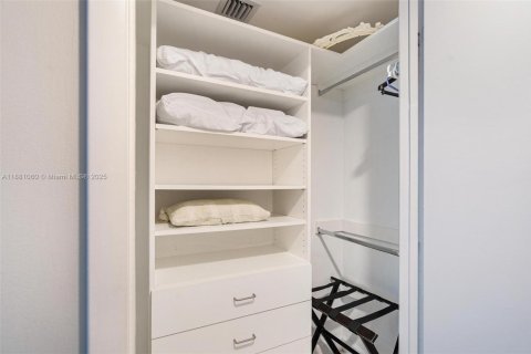 Copropriété à vendre à Miami, Floride: 2 chambres, 135.54 m2 № 1922391 - photo 25