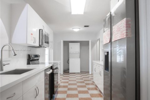 Купить виллу или дом в Майами, Флорида 5 спален, 224.92м2, № 1947087 - фото 9