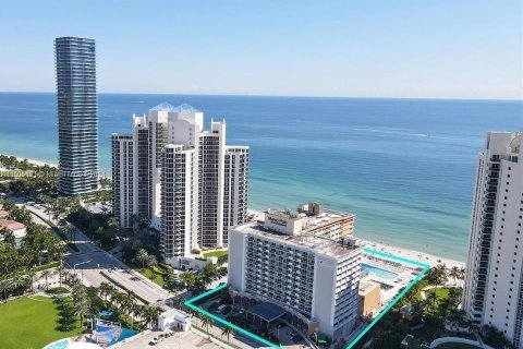 Condo in Sunny Isles Beach, Florida  № 1861924 - photo 16