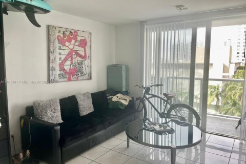 Condo in Sunny Isles Beach, Florida  № 1861924 - photo 8