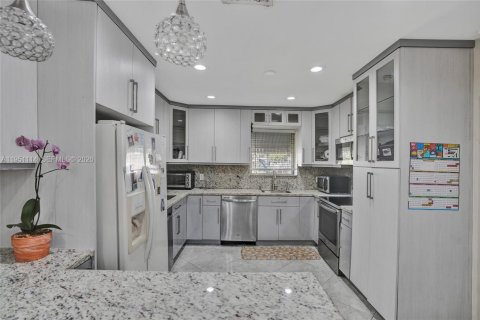 Купить виллу или дом в Норт-Майами-Бич, Флорида 3 спальни, 116.31м2, № 2007201 - фото 5