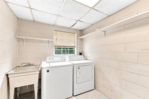 House in DeBary, Florida 2 bedrooms, 89.84 sq.m. № 2203521 - photo 23