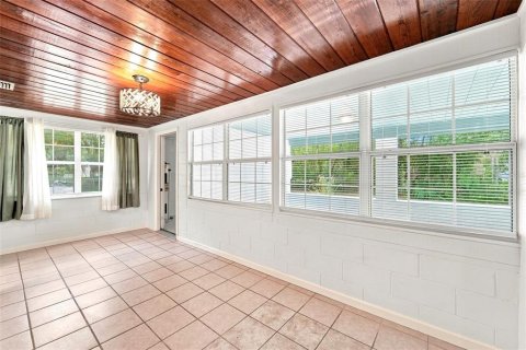 House in DeBary, Florida 2 bedrooms, 89.84 sq.m. № 2203521 - photo 9