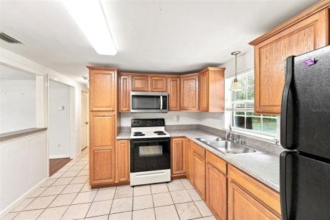 House in DeBary, Florida 2 bedrooms, 89.84 sq.m. № 2203521 - photo 12