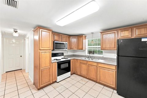 House in DeBary, Florida 2 bedrooms, 89.84 sq.m. № 2203521 - photo 15