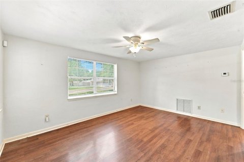 House in DeBary, Florida 2 bedrooms, 89.84 sq.m. № 2203521 - photo 5