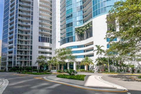Copropriété à vendre à Fort Lauderdale, Floride: 2 chambres, 107.86 m2 № 2014937 - photo 2