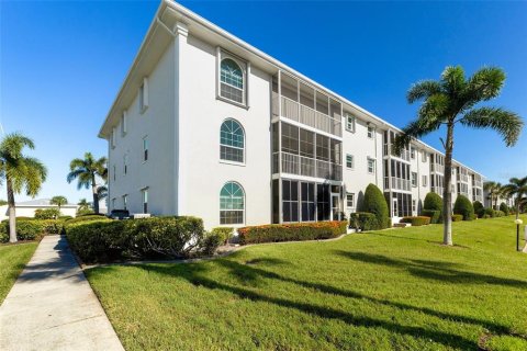 Condominio en venta en Punta Gorda, Florida, 2 dormitorios, 130.53 m2 № 2419997 - foto 2