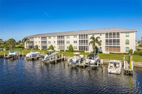 Condominio en venta en Punta Gorda, Florida, 2 dormitorios, 130.53 m2 № 2419997 - foto 3