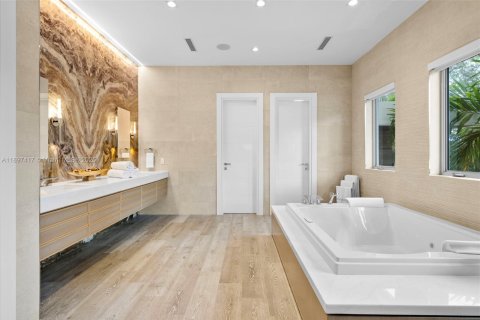 Casa en venta en Pinecrest, Florida, 6 dormitorios, 793.39 m2 № 1951544 - foto 21
