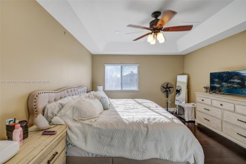 House in Cutler Bay, Florida 3 bedrooms, 197.7 sq.m. № 1944619 - photo 21