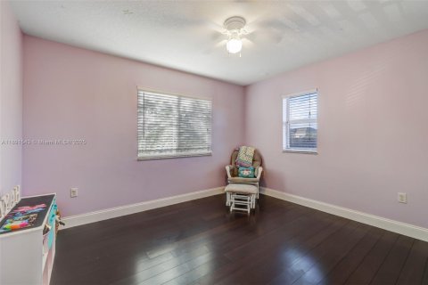 House in Cutler Bay, Florida 3 bedrooms, 197.7 sq.m. № 1944619 - photo 29