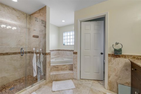 House in Cutler Bay, Florida 3 bedrooms, 197.7 sq.m. № 1944619 - photo 24