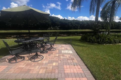 Купить виллу или дом в Уэстон, Флорида 3 спальни, 154.4м2, № 1954293 - фото 12