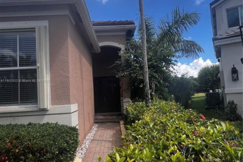 Купить виллу или дом в Уэстон, Флорида 3 спальни, 154.4м2, № 1954293 - фото 2