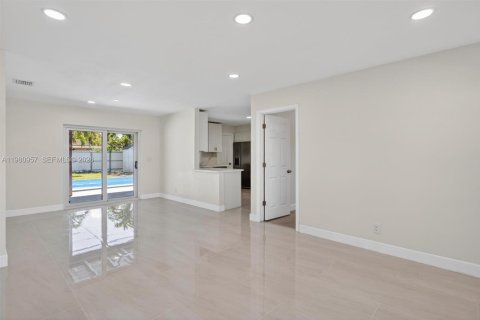 Casa en venta en Hollywood, Florida, 3 dormitorios, 140.28 m2 № 2049927 - foto 14