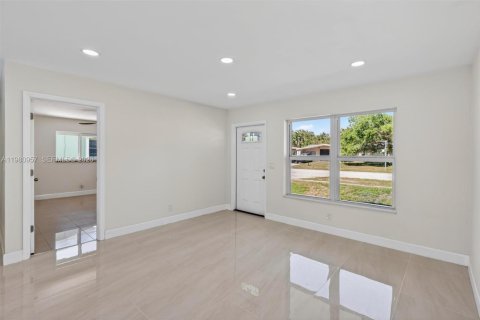 Casa en venta en Hollywood, Florida, 3 dormitorios, 140.28 m2 № 2049927 - foto 15