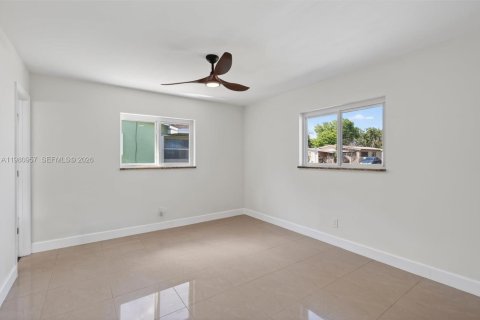 Casa en venta en Hollywood, Florida, 3 dormitorios, 140.28 m2 № 2049927 - foto 16