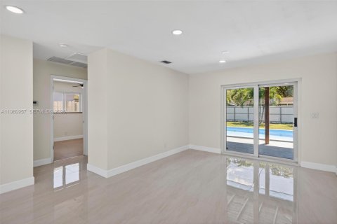 Casa en venta en Hollywood, Florida, 3 dormitorios, 140.28 m2 № 2049927 - foto 22
