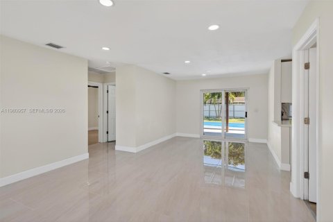 Casa en venta en Hollywood, Florida, 3 dormitorios, 140.28 m2 № 2049927 - foto 4