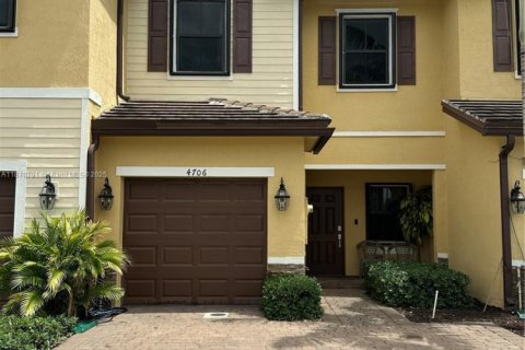 Townhouse in Davie, Florida 3 bedrooms, 133.59 sq.m. № 1920143 - photo 2