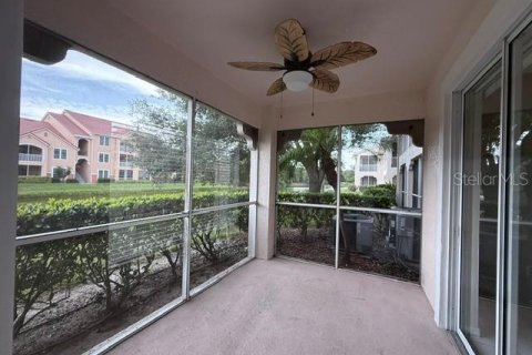 Condo in Sarasota, Florida, 2 bedrooms № 2206534 - photo 14