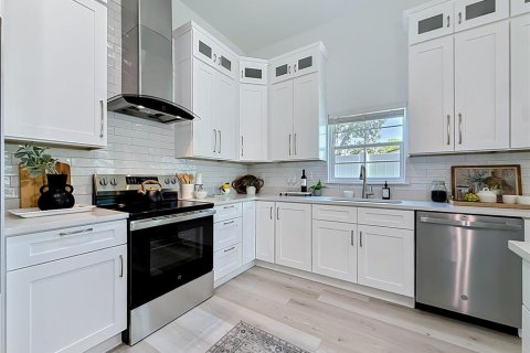 Villa ou maison à vendre à Saint Petersburg, Floride: 5 chambres, 224.08 m2 № 2124020 - photo 17