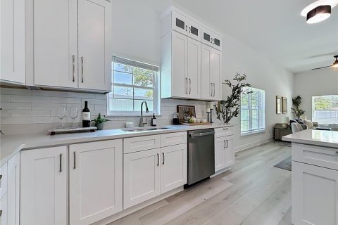 Villa ou maison à vendre à Saint Petersburg, Floride: 5 chambres, 224.08 m2 № 2124020 - photo 16