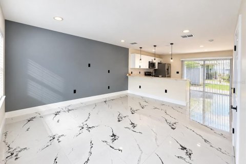 Copropriété à louer à Winter Park, Floride: 2 chambres, 101.26 m2 № 2425585 - photo 5