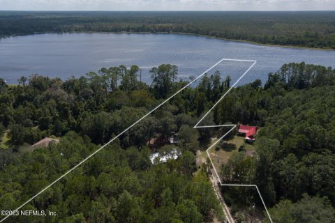 House in Hawthorne, Florida 2 bedrooms, 66.89 sq.m. № 807092 - photo 1