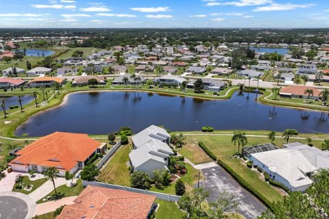 Condo in Sun City Center, Florida, 2 bedrooms  № 1750244 - photo 27